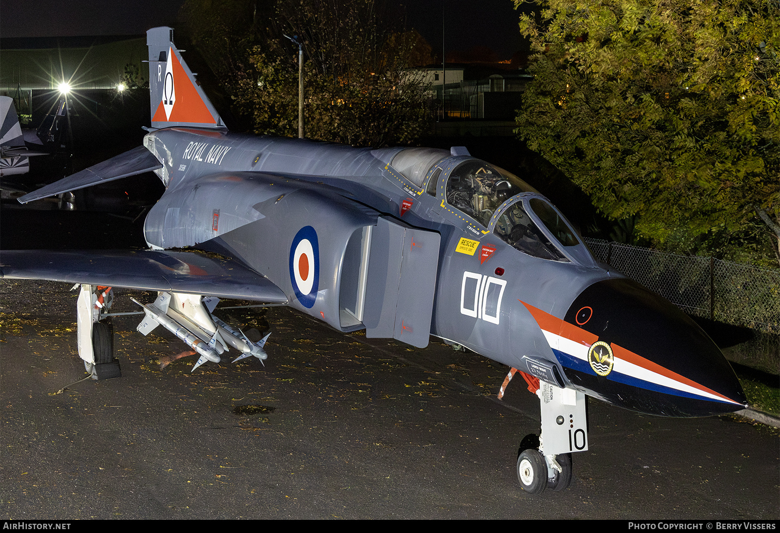 Aircraft Photo of XV586 | McDonnell Douglas F-4K Phantom FG1 | UK - Navy | AirHistory.net #615060