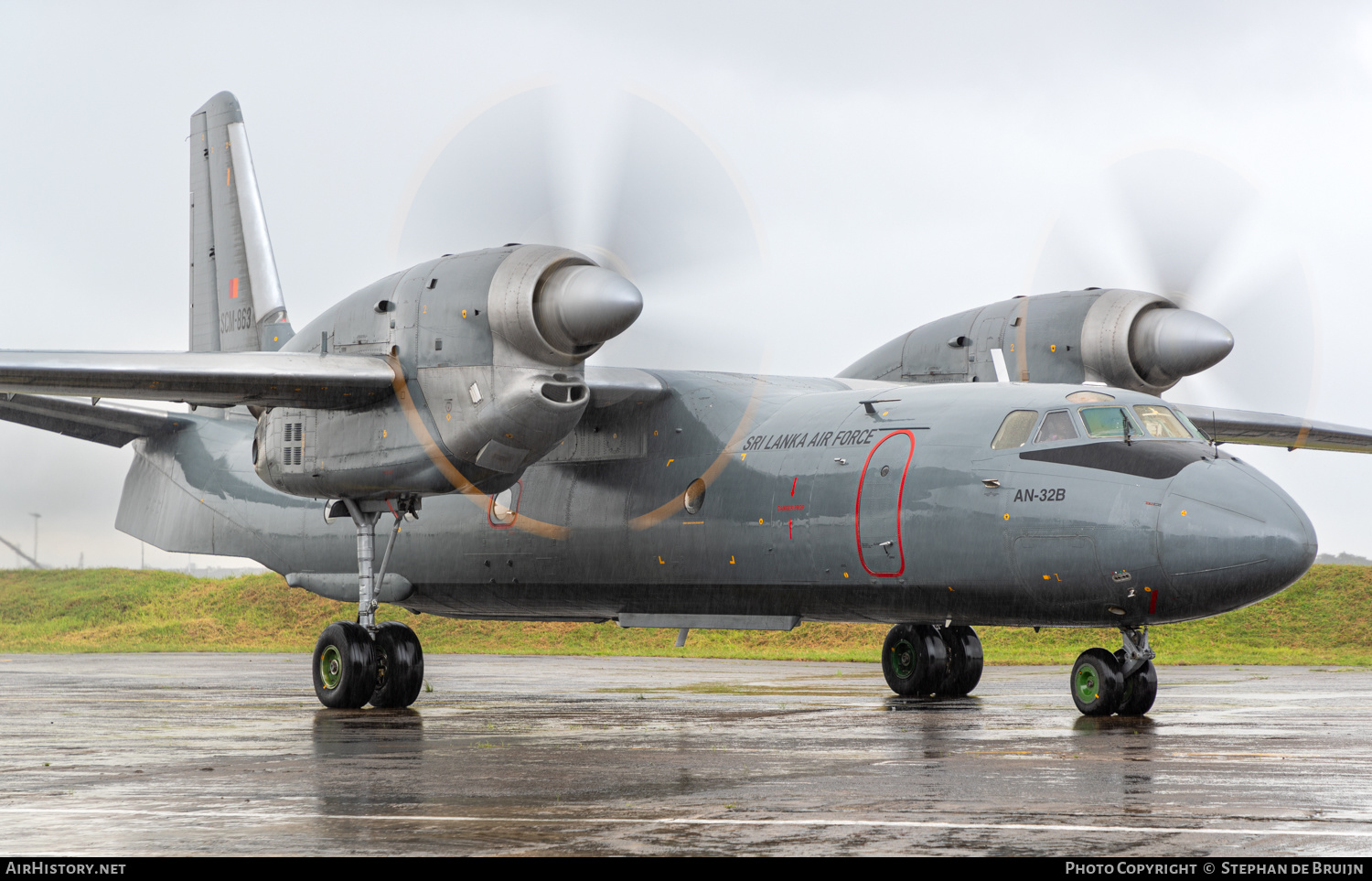 Aircraft Photo of SCM-863 | Antonov An-32B | Sri Lanka - Air Force | AirHistory.net #615078