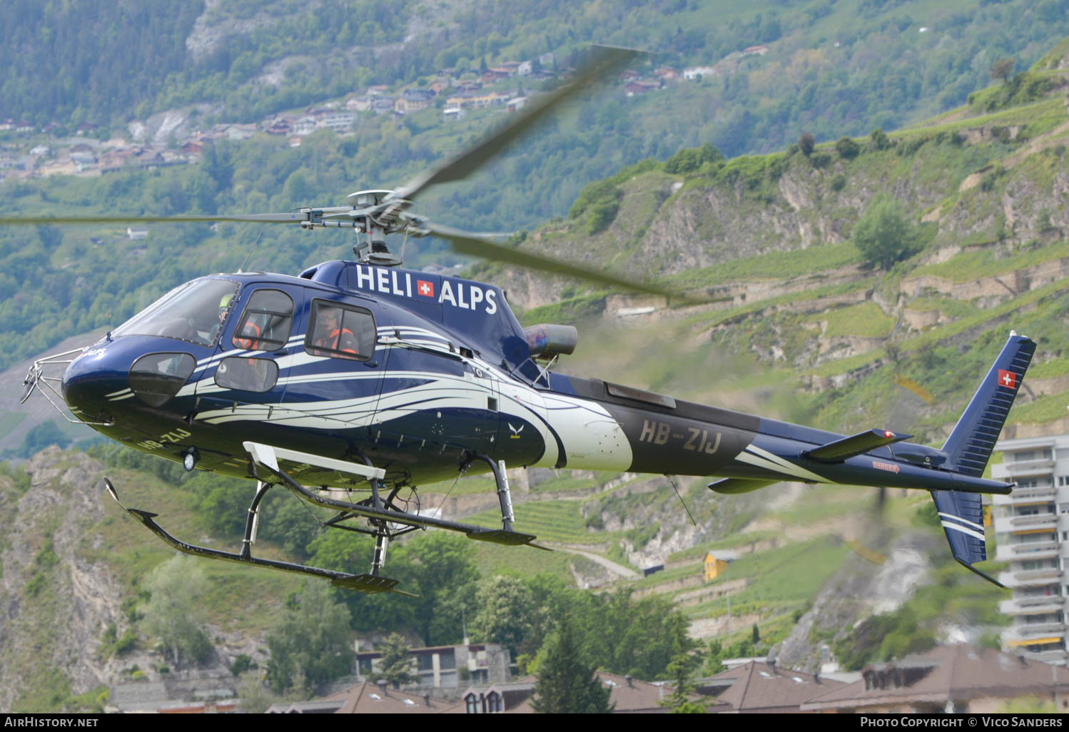 Aircraft Photo of HB-ZIJ | Eurocopter AS-350B-3 Ecureuil | Heli Alps | AirHistory.net #615187