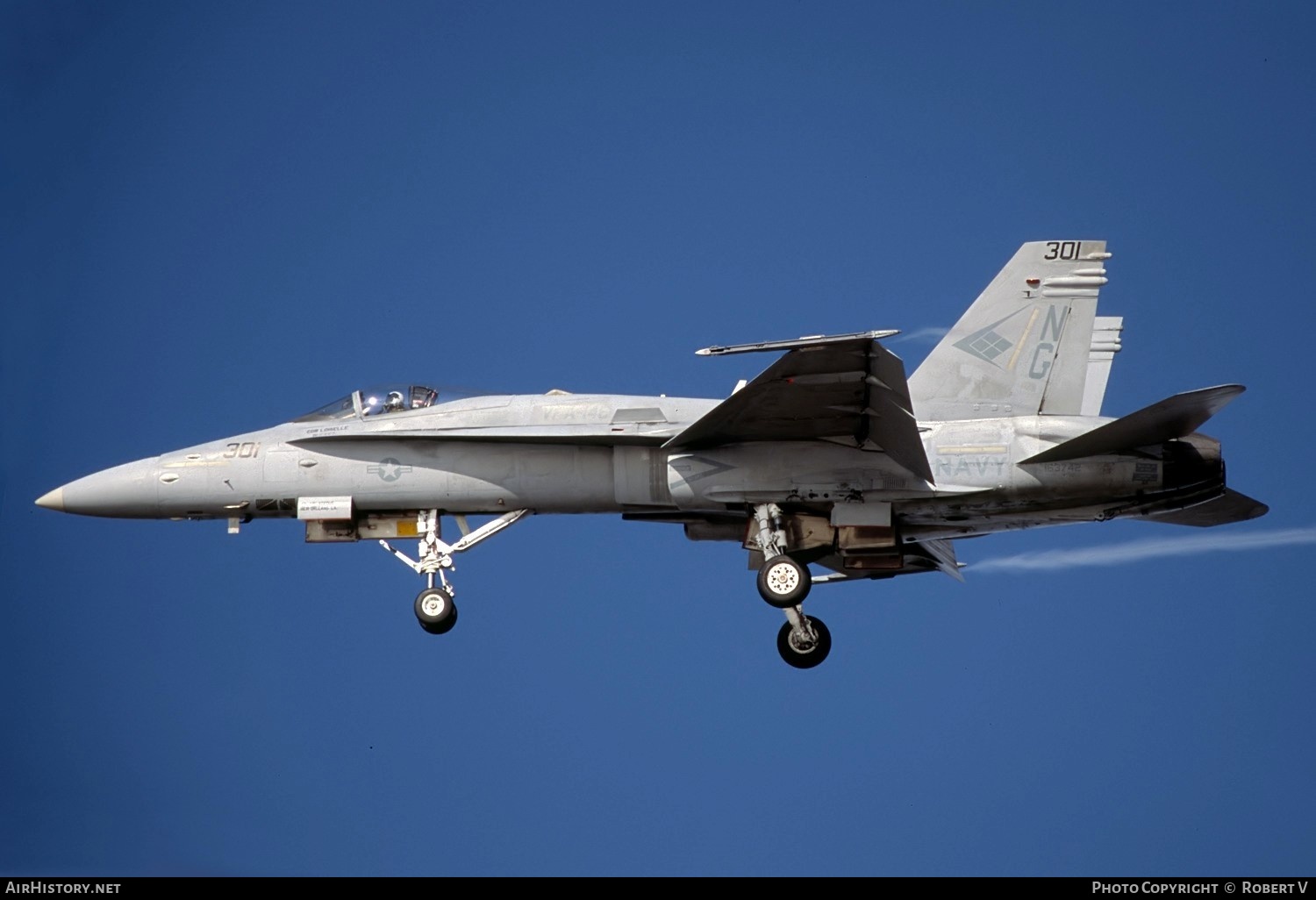 Aircraft Photo of 163742 | McDonnell Douglas F/A-18C Hornet | USA - Navy | AirHistory.net #615384