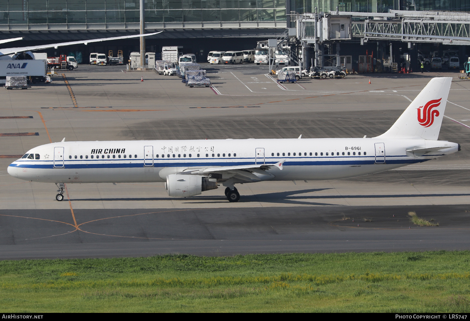 Aircraft Photo of B-6961 | Airbus A321-213 | Air China | AirHistory.net #615416