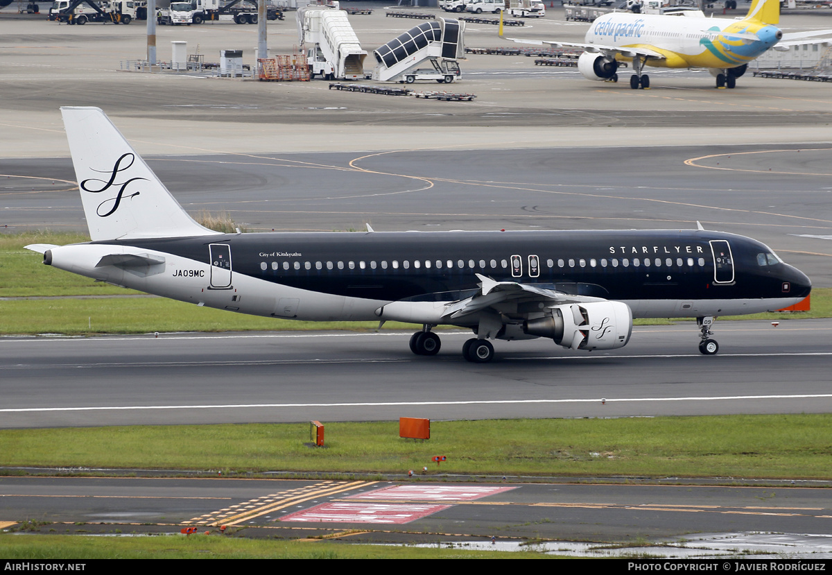 Aircraft Photo of JA09MC | Airbus A320-214 | StarFlyer | AirHistory.net #615495