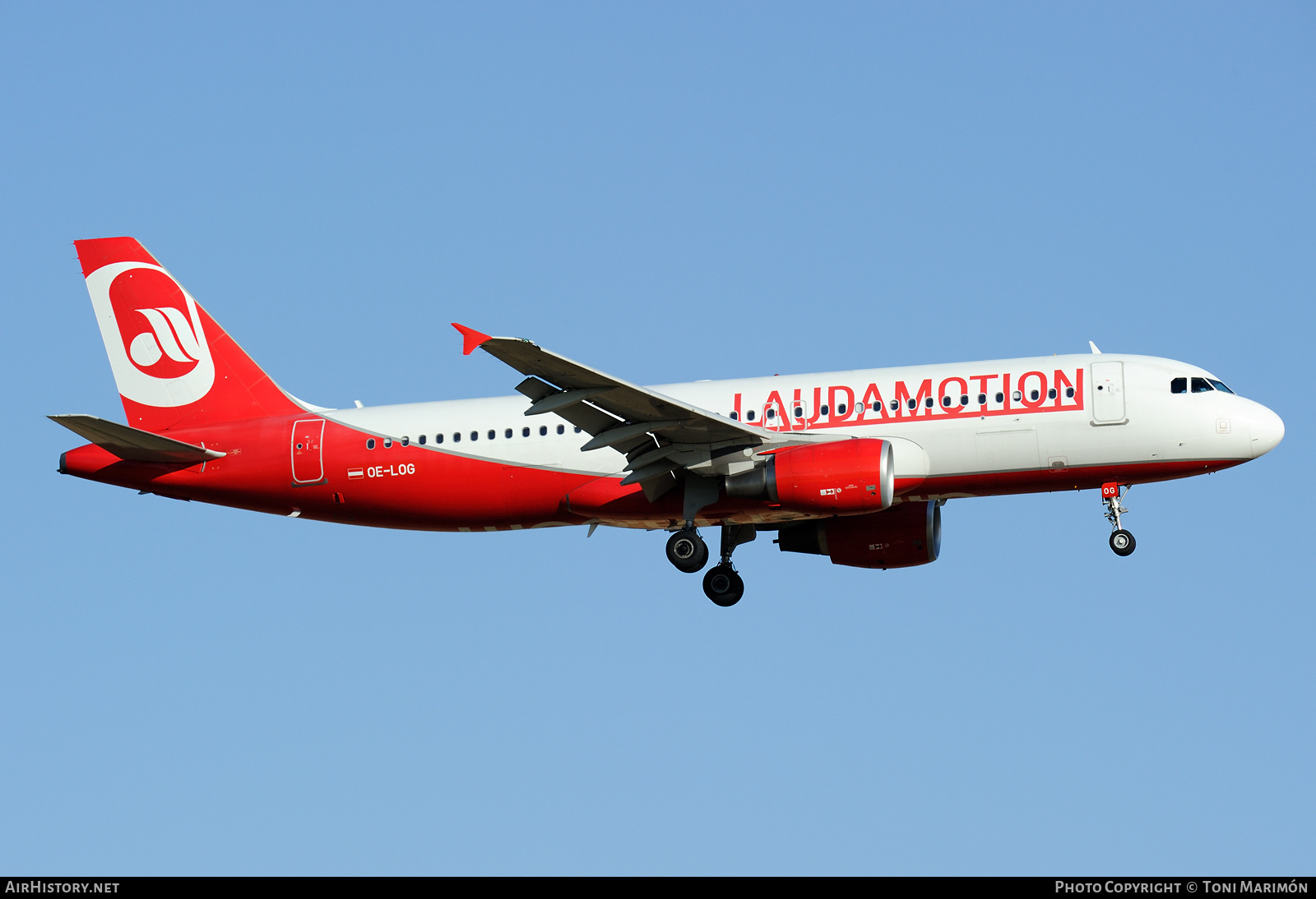 Aircraft Photo of OE-LOG | Airbus A320-214 | Laudamotion | AirHistory.net #615550