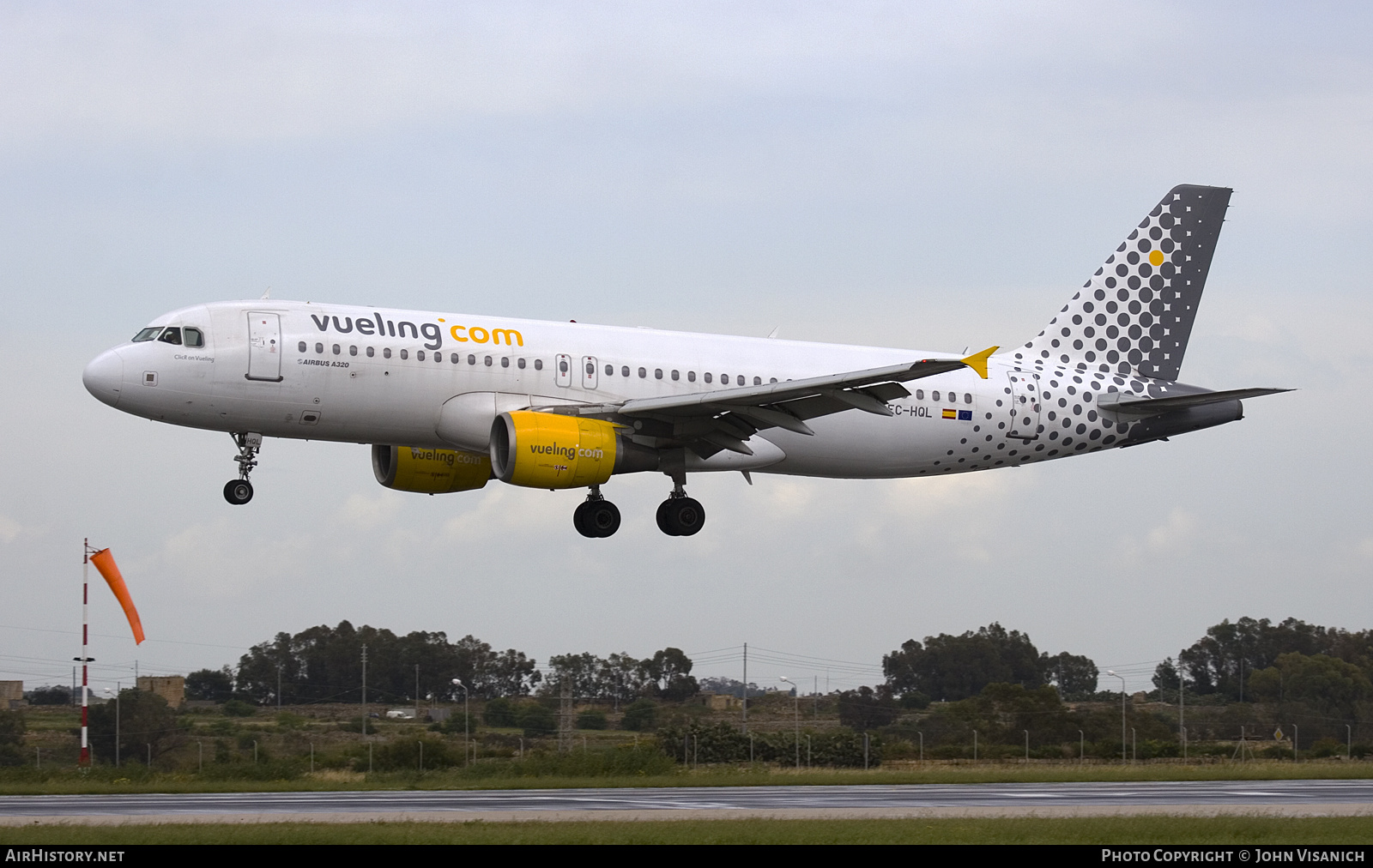 Aircraft Photo of EC-HQL | Airbus A320-214 | Vueling Airlines | AirHistory.net #615621