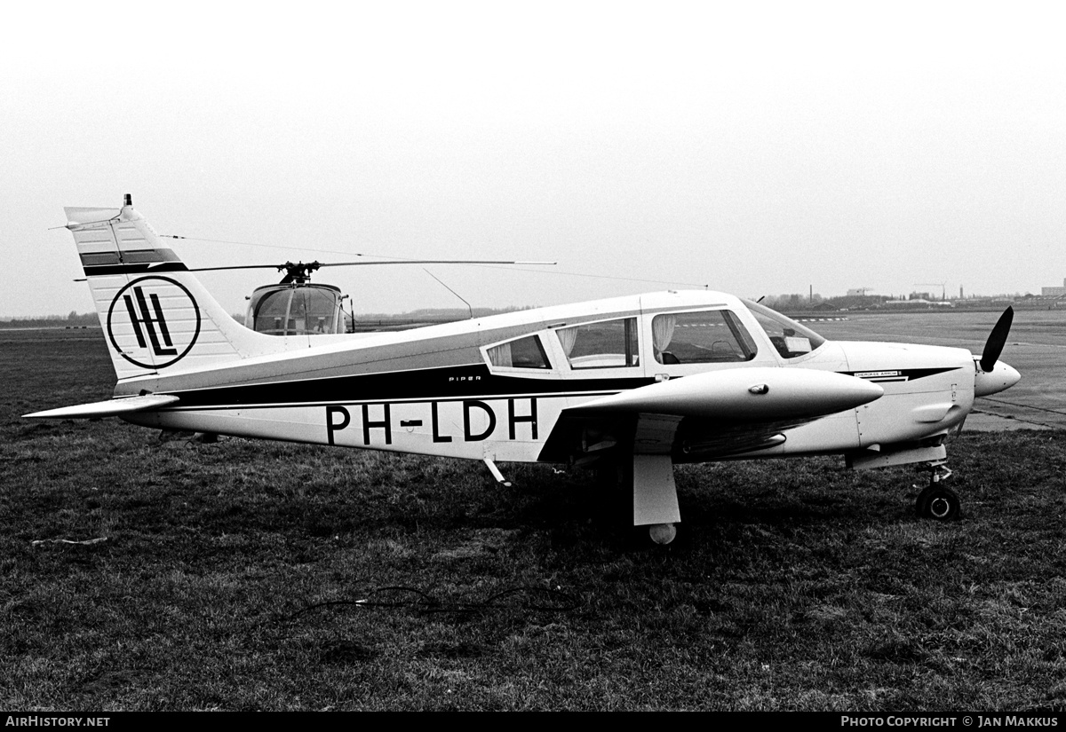 Aircraft Photo of PH-LDH | Piper PA-28R-200 Cherokee Arrow II | Landi - Den Hartog | AirHistory.net #615857