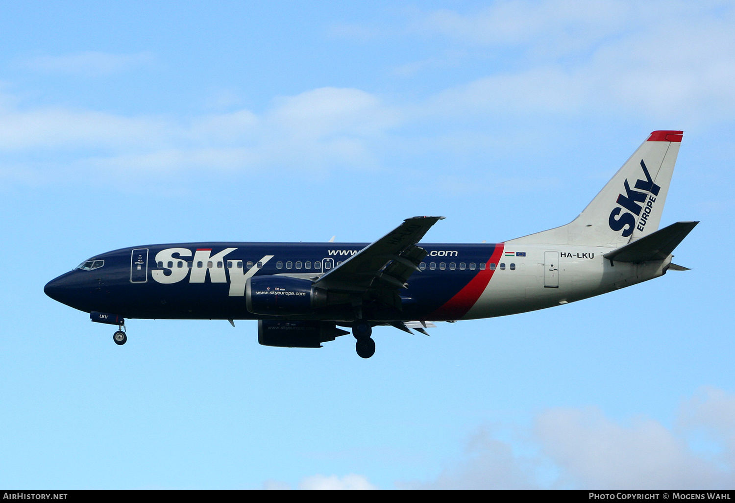 Aircraft Photo of HA-LKU | Boeing 737-33V | SkyEurope Airlines | AirHistory.net #616027