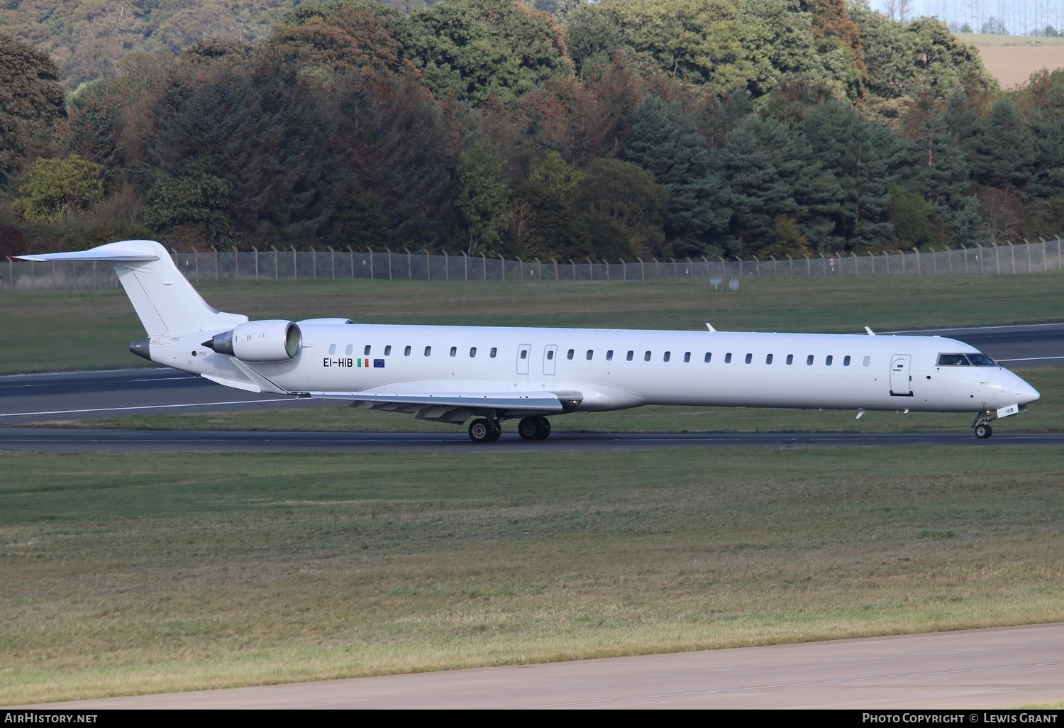 Aircraft Photo of EI-HIB | Bombardier CRJ-1000EE (CL-600-2E25) | AirHistory.net #616059