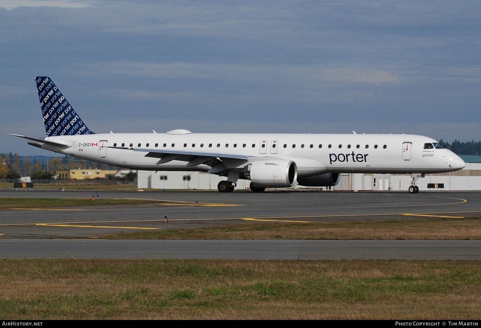 Aircraft Photo of C-GKQY | Embraer 195-E2 (ERJ-190-400) | Porter Airlines | AirHistory.net #616102