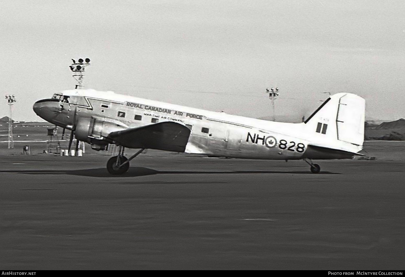 Aircraft Photo of KJ828 | Douglas C-47A Dakota Mk.3 | Canada - Air Force | AirHistory.net #616121