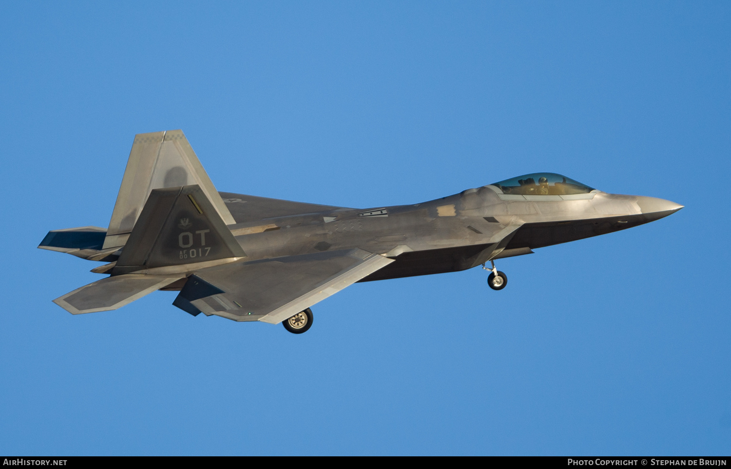 Aircraft Photo of 00-4017 / AF00-017 | Lockheed Martin F-22A Raptor | USA - Air Force | AirHistory.net #616228