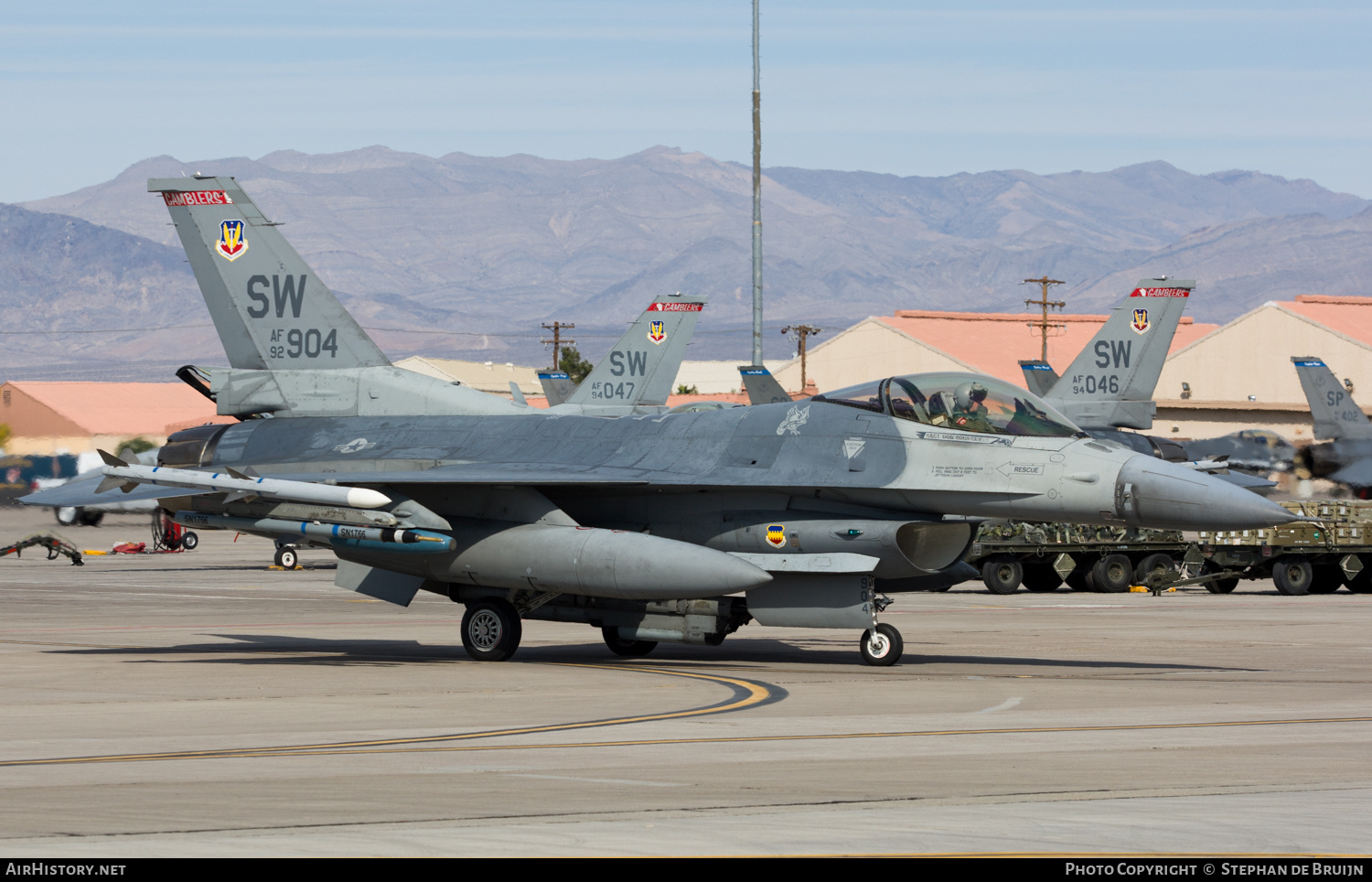 Aircraft Photo of 92-3904 / AF92-904 | General Dynamics F-16CM Fighting Falcon | USA - Air Force | AirHistory.net #616324
