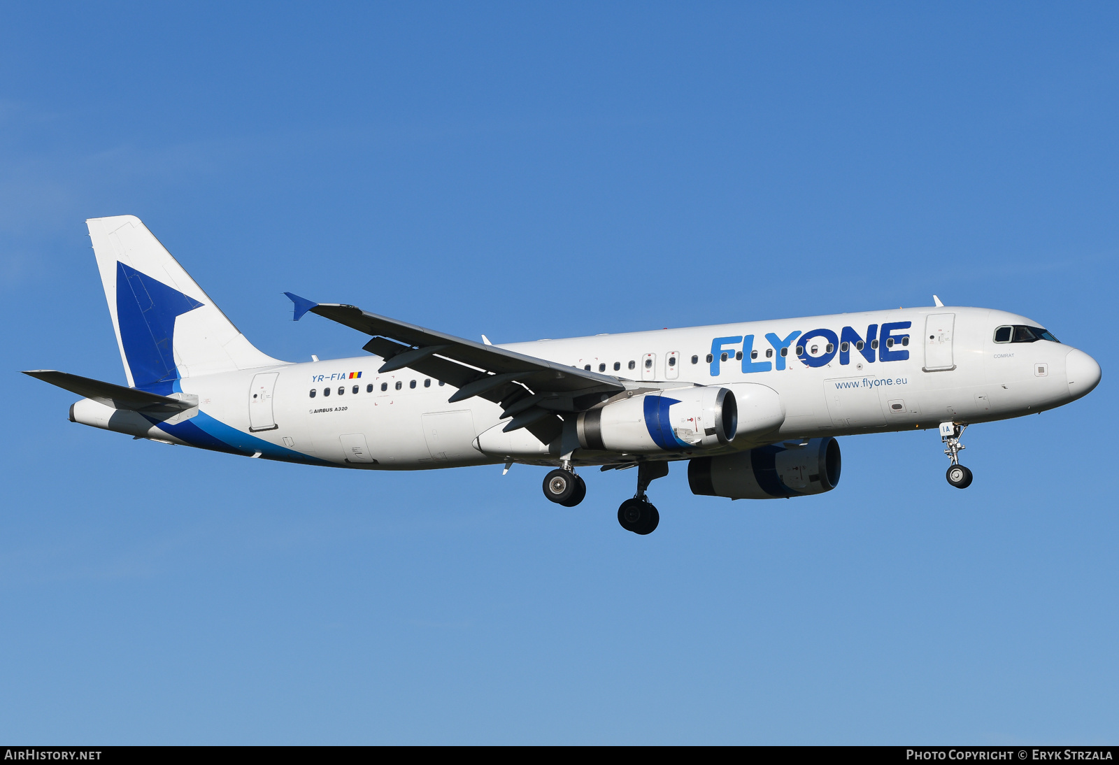 Aircraft Photo of YR-FIA | Airbus A320-232 | FlyOne | AirHistory.net #616439