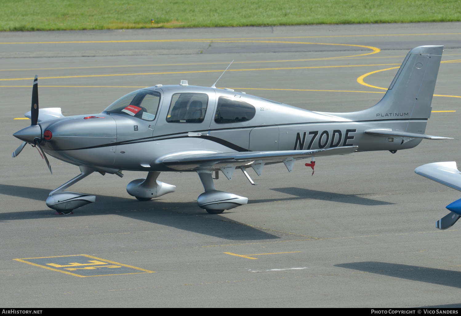 Aircraft Photo of N70DE | Cirrus SR-22 G6-GTS Platinum | AirHistory.net #616455