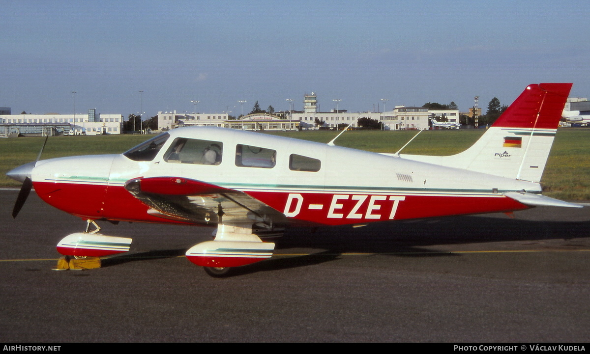 Aircraft Photo of D-EZET | Piper PA-28-181 Archer III | Luftsportclub Hamm | AirHistory.net #616638