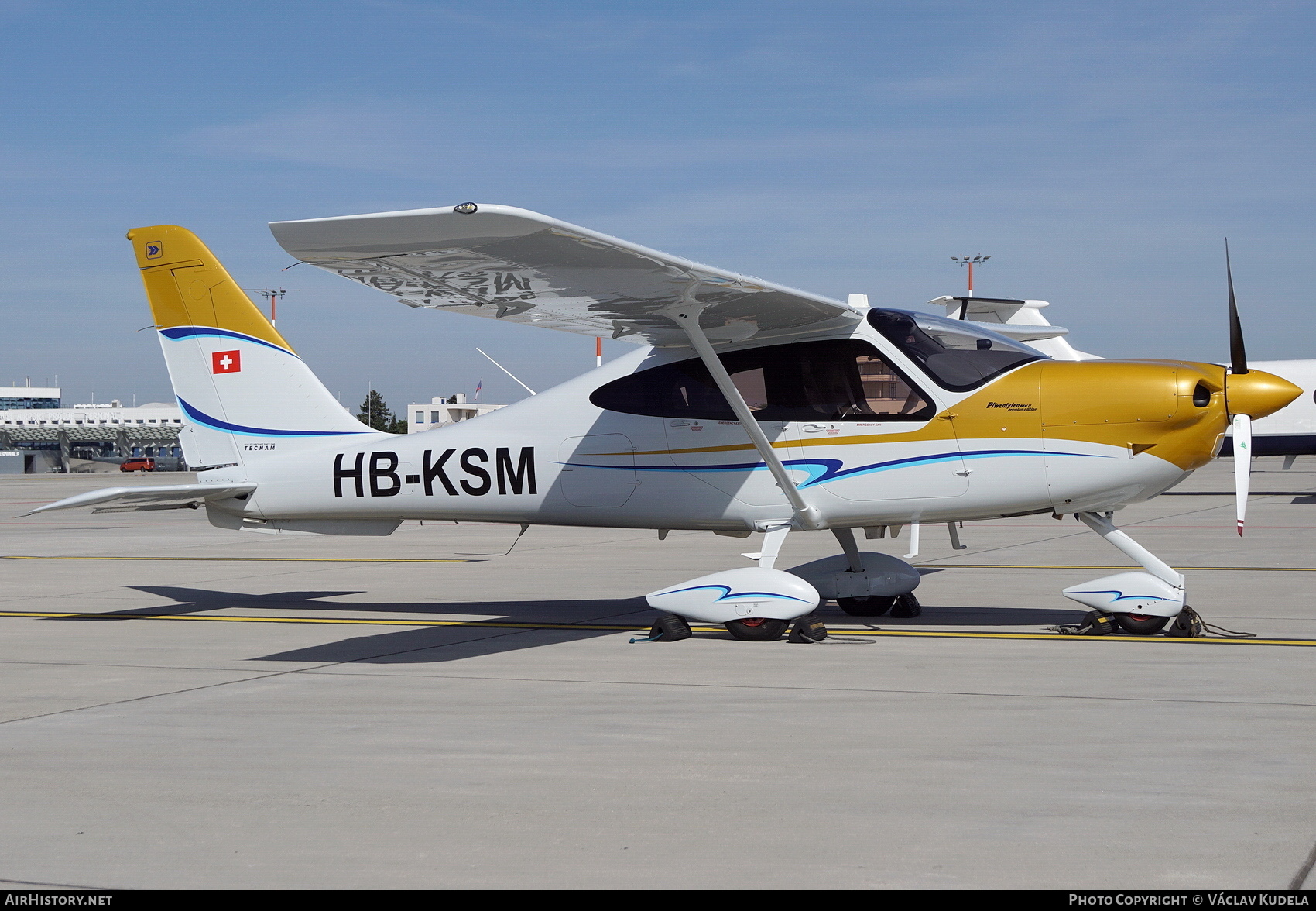 Aircraft Photo of HB-KSM | Tecnam P-2010 TDI | AirHistory.net #616642