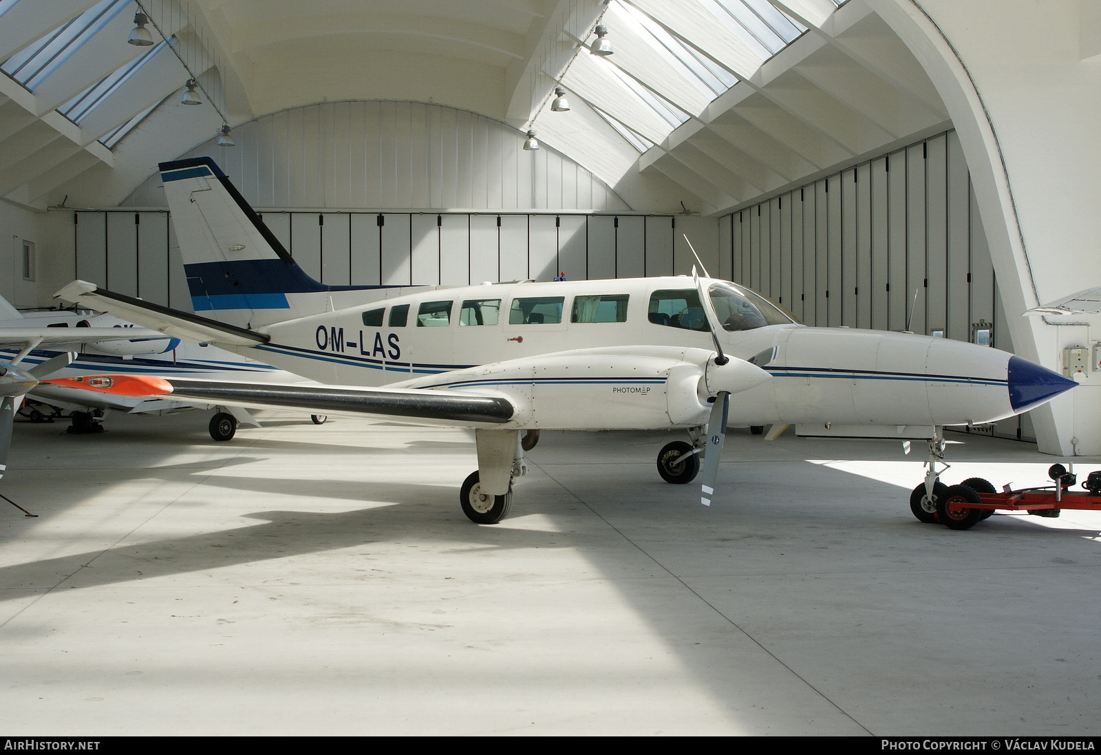 Aircraft Photo of OM-LAS | Cessna 404 Titan | Photomap | AirHistory.net #616644
