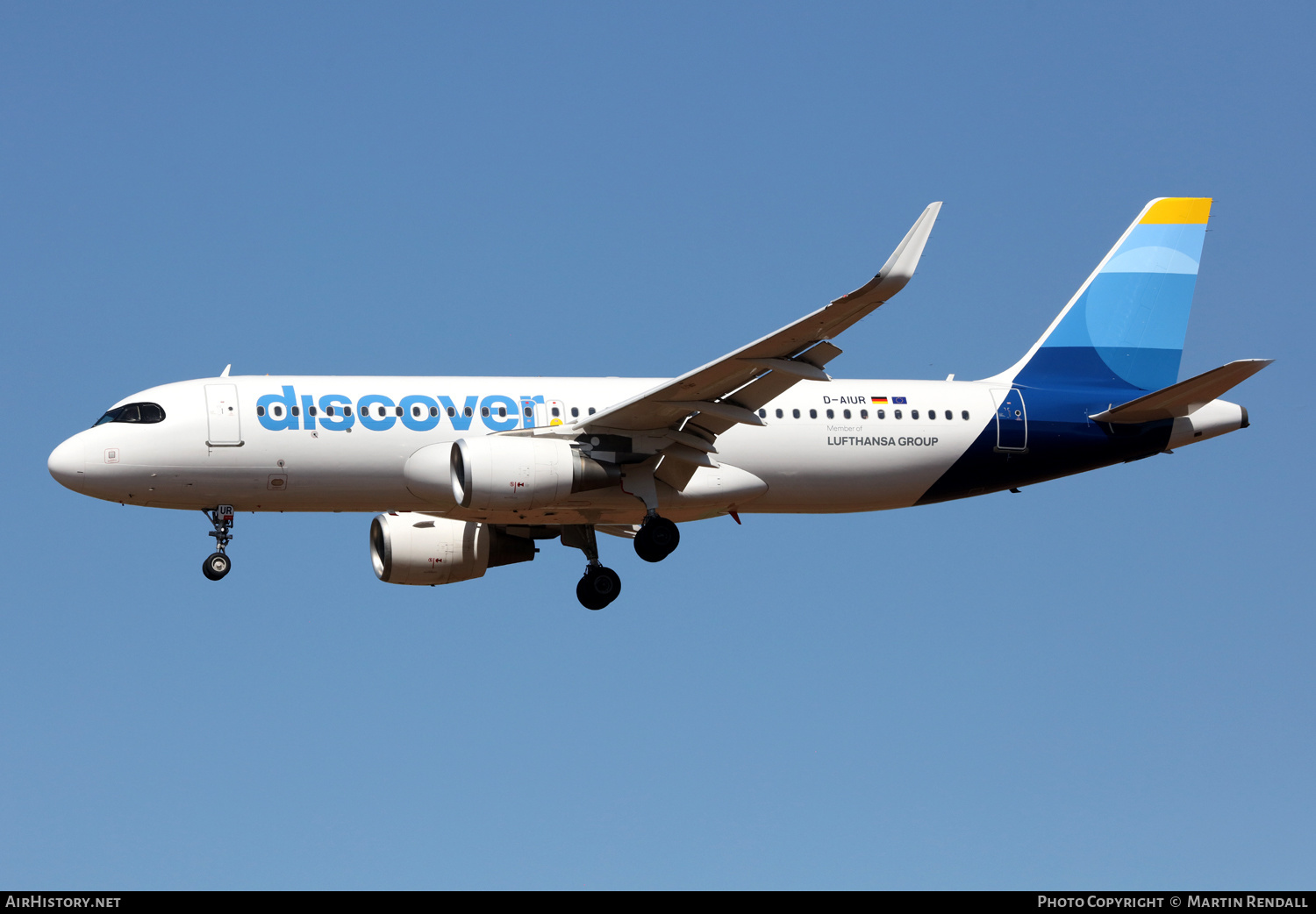 Aircraft Photo of D-AIUR | Airbus A320-214 | Discover Airlines | AirHistory.net #616936