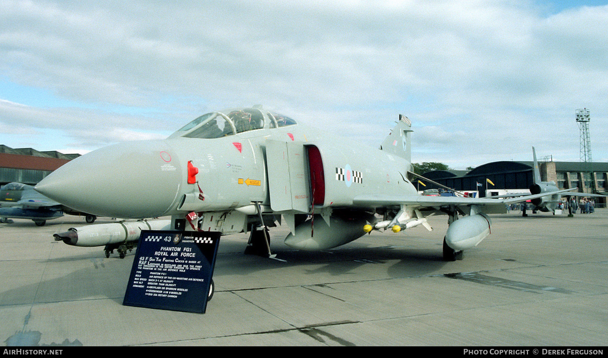 Aircraft Photo of XV571 | McDonnell Douglas F-4K Phantom FG1 | UK - Air Force | AirHistory.net #617274