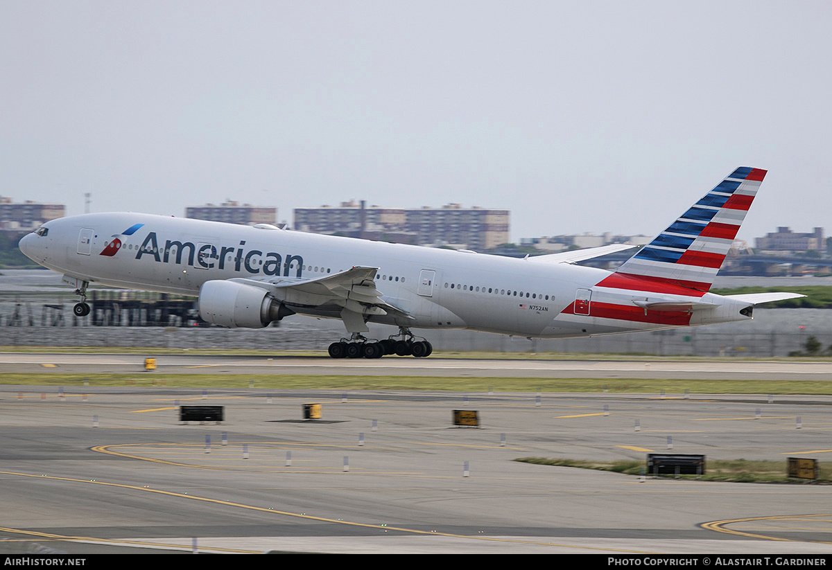 Aircraft Photo of N752AN | Boeing 777-223/ER | American Airlines | AirHistory.net #617446