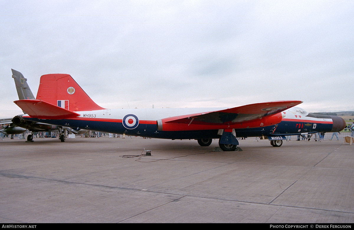 Aircraft Photo of WH953 | English Electric Canberra B6(mod) | UK - Air Force | AirHistory.net #617486