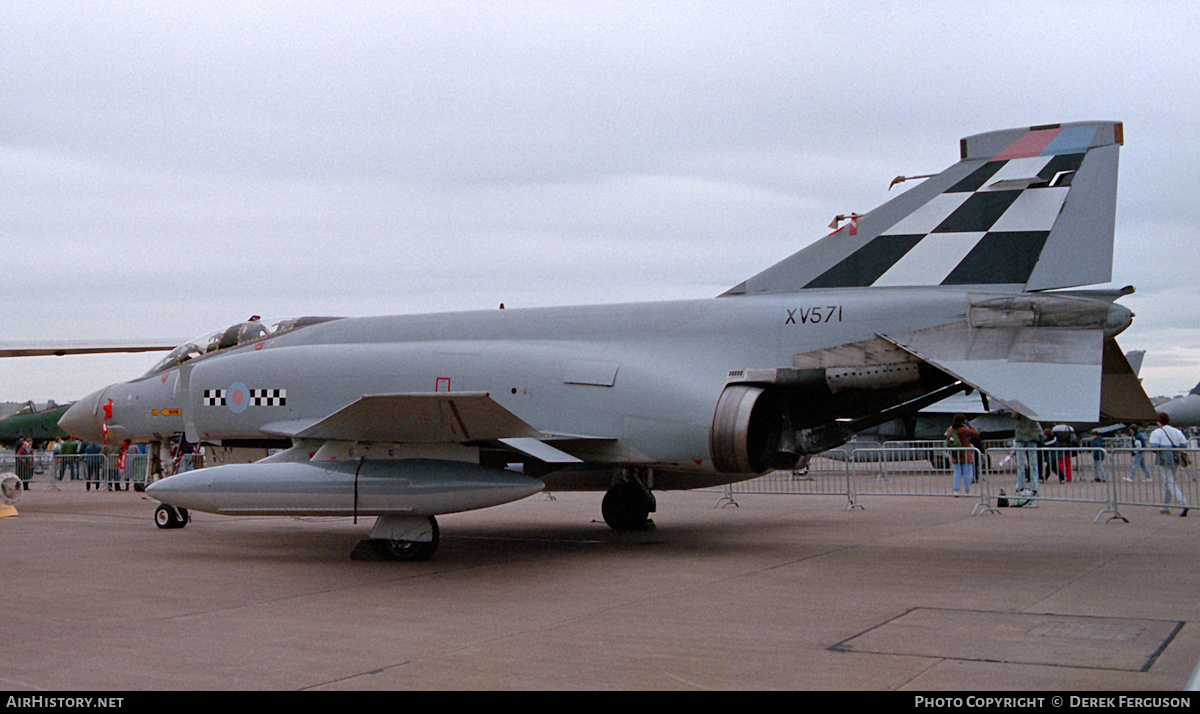 Aircraft Photo of XV571 | McDonnell Douglas F-4K Phantom FG1 | UK - Air Force | AirHistory.net #617503