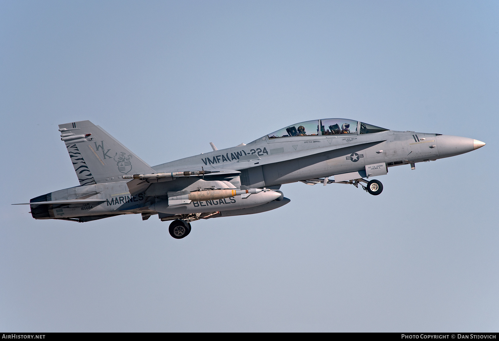 Aircraft Photo of 165684 | McDonnell Douglas F/A-18D Hornet | USA - Marines | AirHistory.net #617565