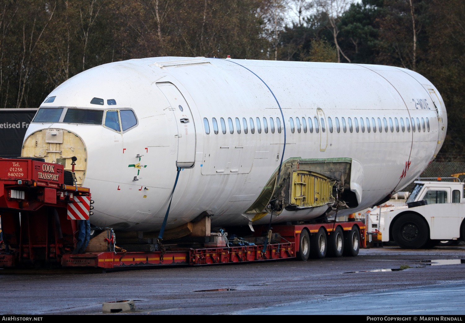 Aircraft Photo of 2-MOVE | Boeing 737-382(QC) | AirHistory.net #617580