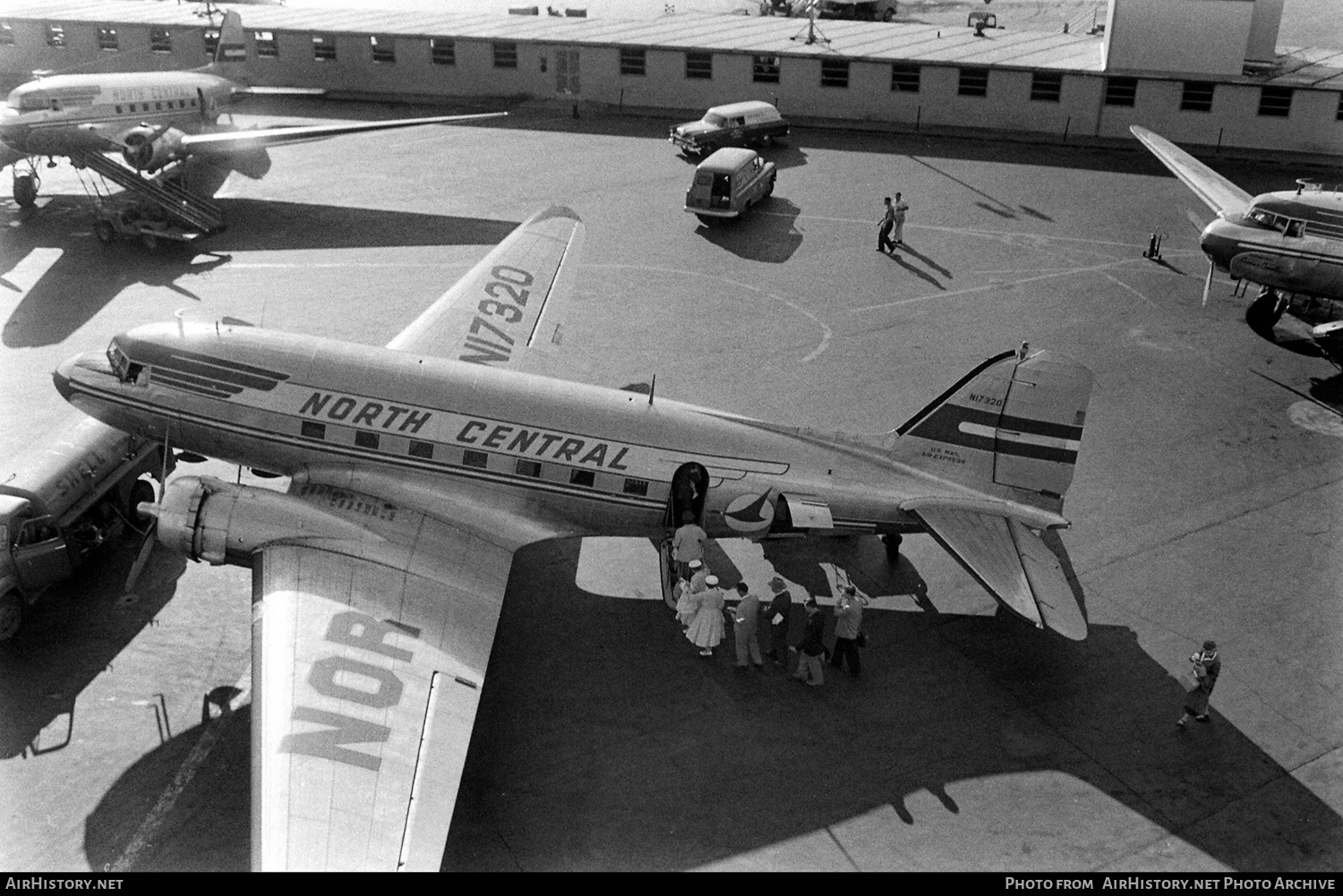 Aircraft Photo of N17320 | Douglas DC-3-209 | North Central Airlines | AirHistory.net #617753