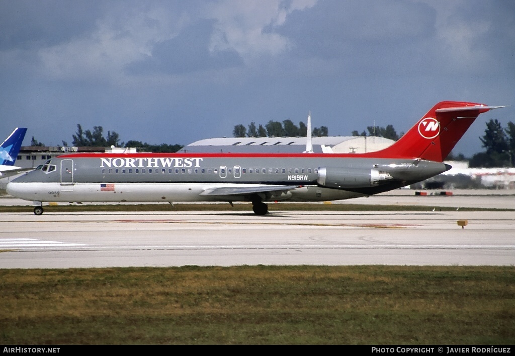 Aircraft Photo of N919RW | McDonnell Douglas DC-9-31 | Northwest Airlines | AirHistory.net #618052