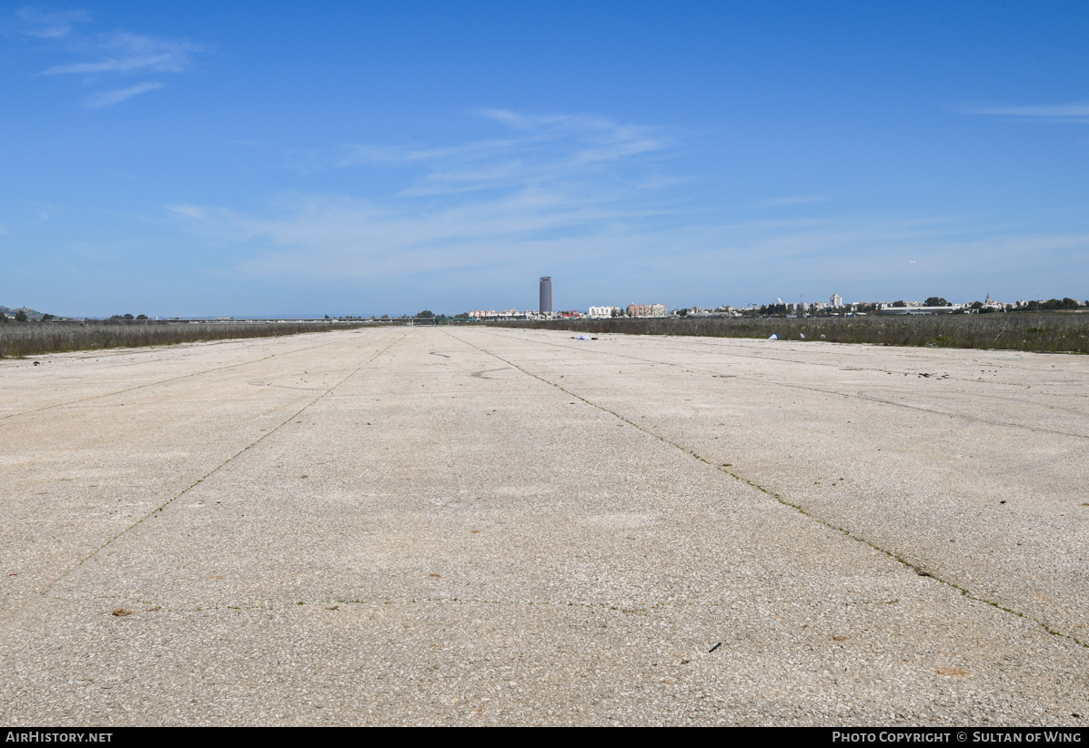 Airport photo of Seville - Tablada (LETA) (closed) in Spain | AirHistory.net #618147