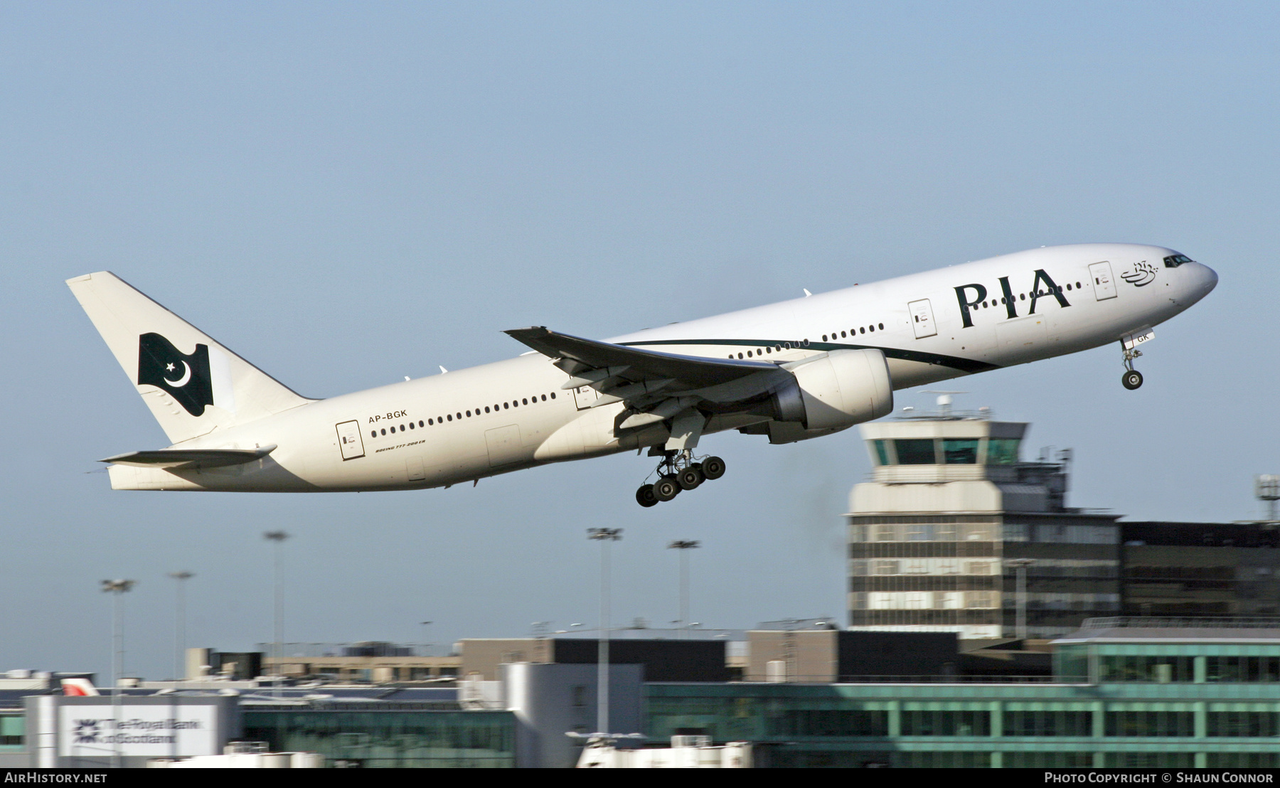 Aircraft Photo of AP-BGK | Boeing 777-240/ER | Pakistan International Airlines - PIA | AirHistory.net #618203