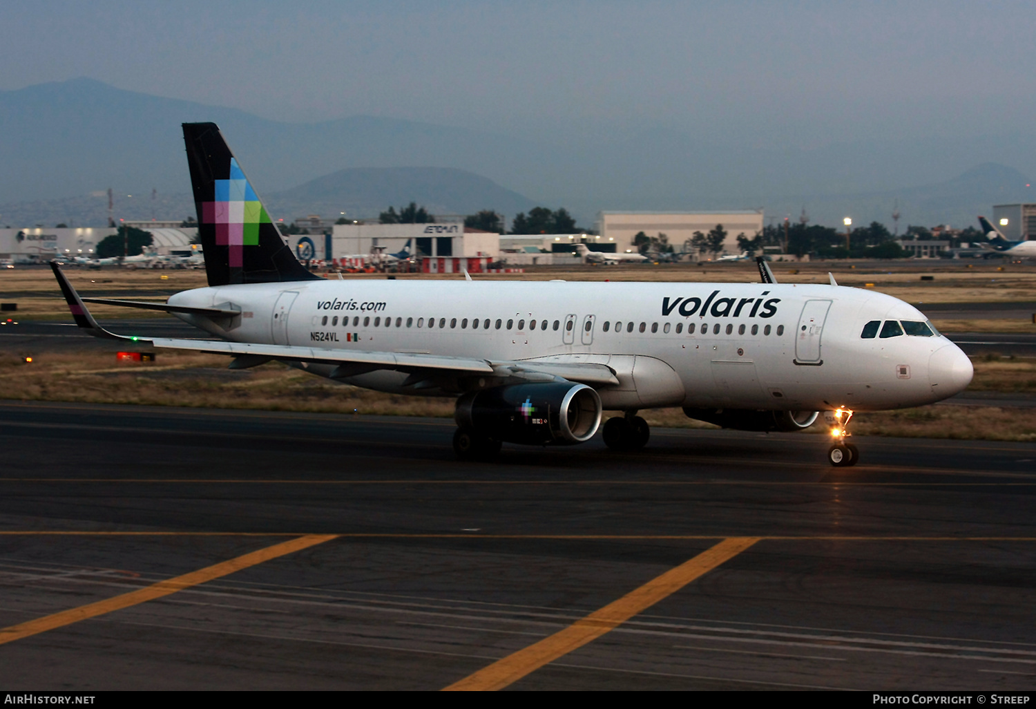 Aircraft Photo of N524VL | Airbus A320-233 | Volaris | AirHistory.net #618295