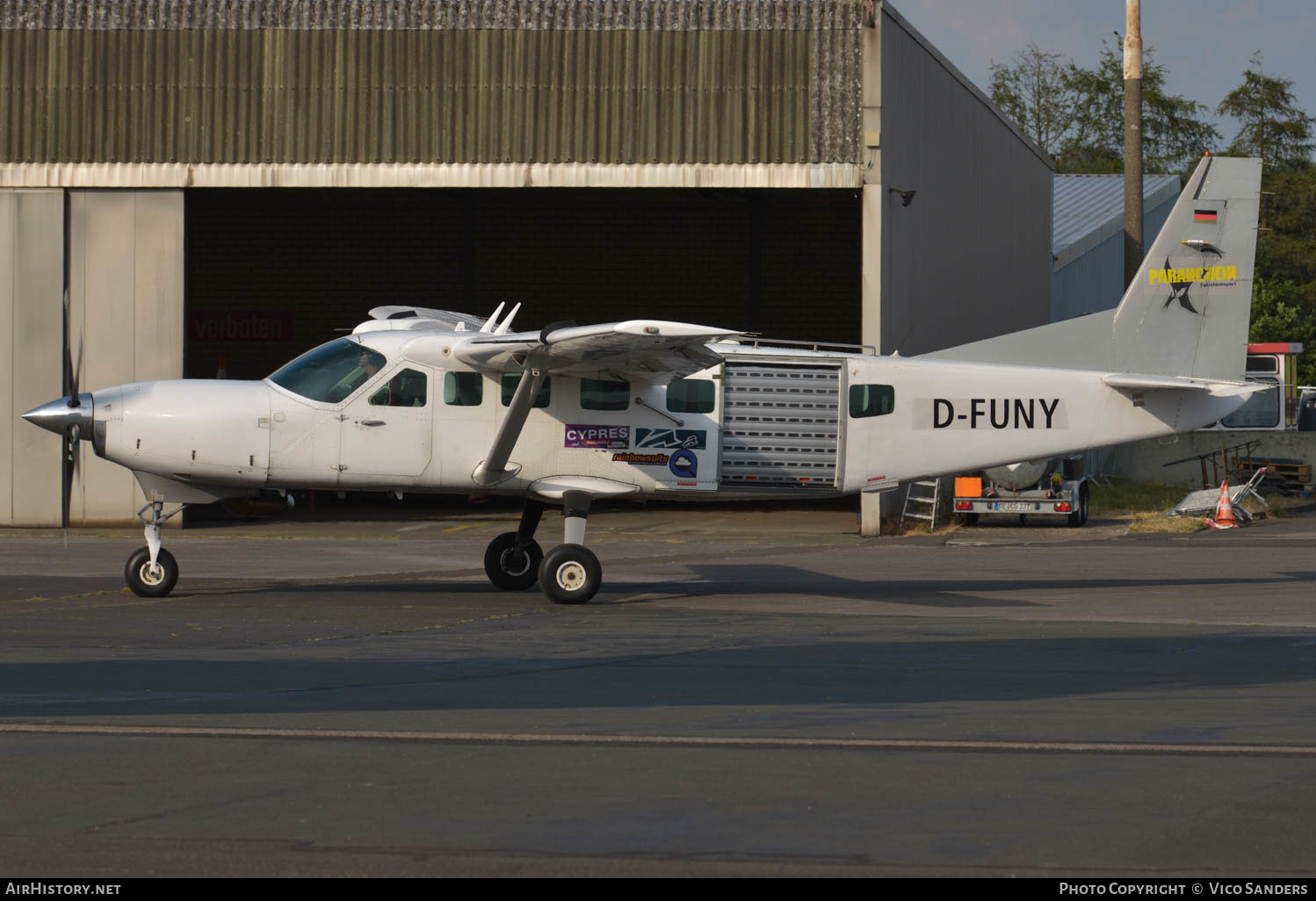 Aircraft Photo of D-FUNY | Cessna 208B Grand Caravan | Paranodon Fallschirmsport | AirHistory.net #618394