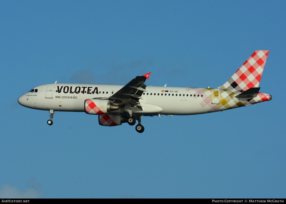 Aircraft Photo of EC-ISI | Airbus A320-214 | Volotea | AirHistory.net #618542