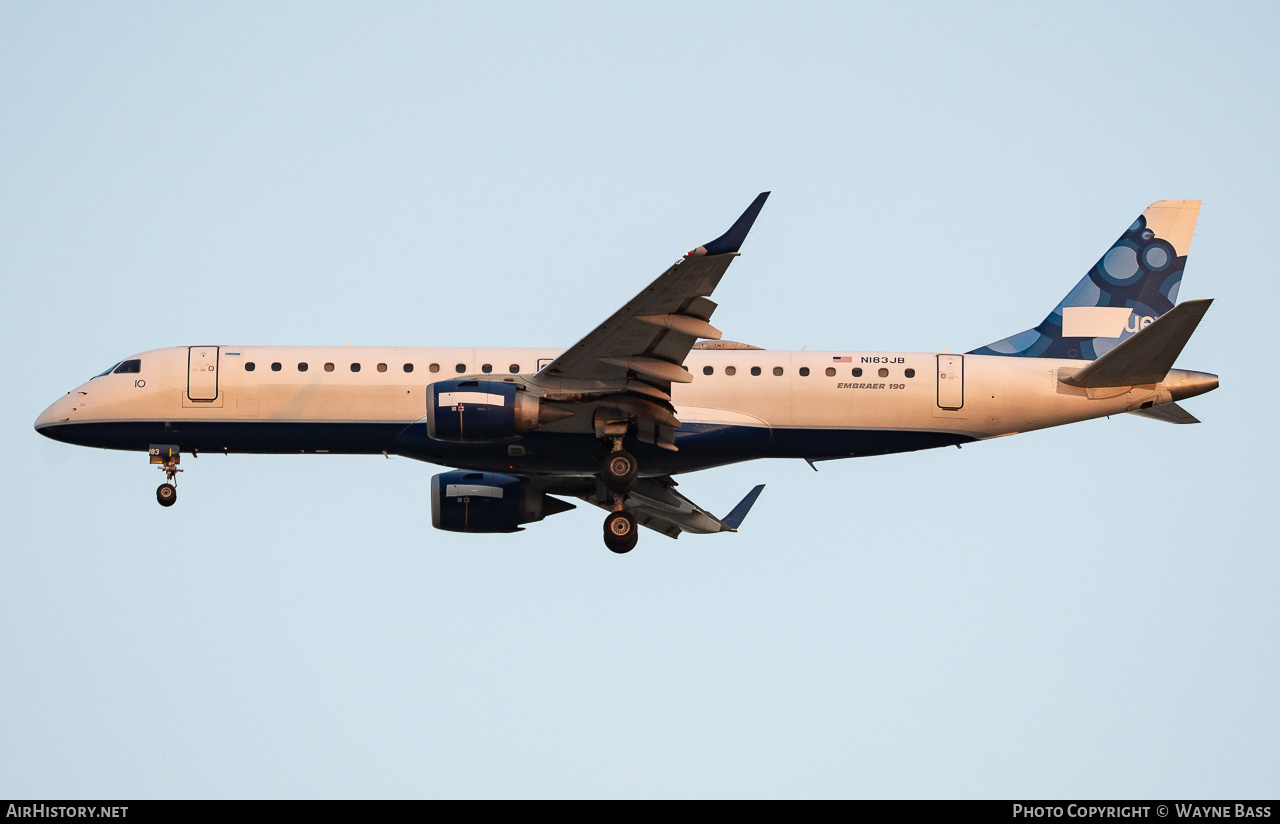 Aircraft Photo of N183JB | Embraer 190AR (ERJ-190-100IGW) | AirHistory.net #618544