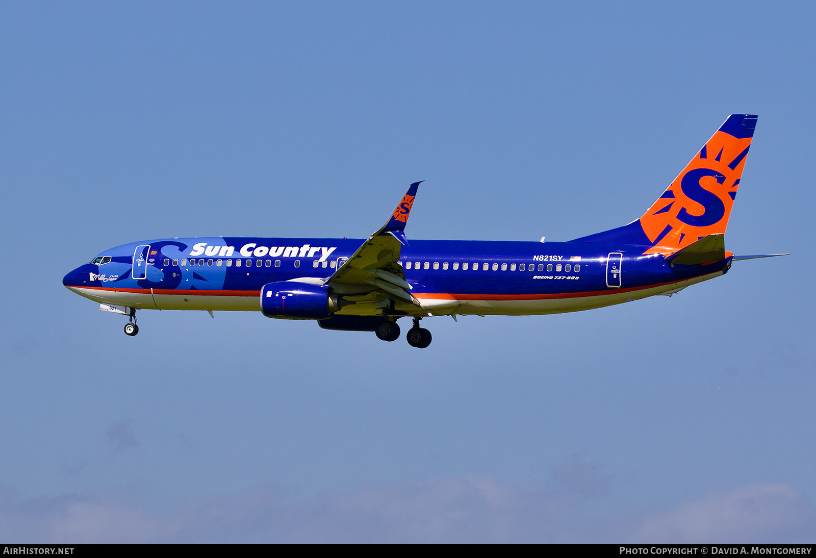Aircraft Photo of N821SY | Boeing 737-8FH | Sun Country Airlines | AirHistory.net #618808