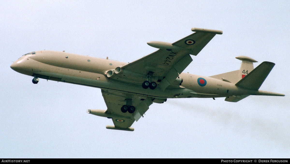 Aircraft Photo of XV244 | Hawker Siddeley Nimrod MR1 | UK - Air Force | AirHistory.net #618925