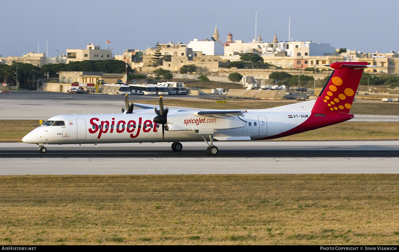 Aircraft Photo of VT-SUM | Bombardier DHC-8-402 Dash 8 | SpiceJet | AirHistory.net #619113