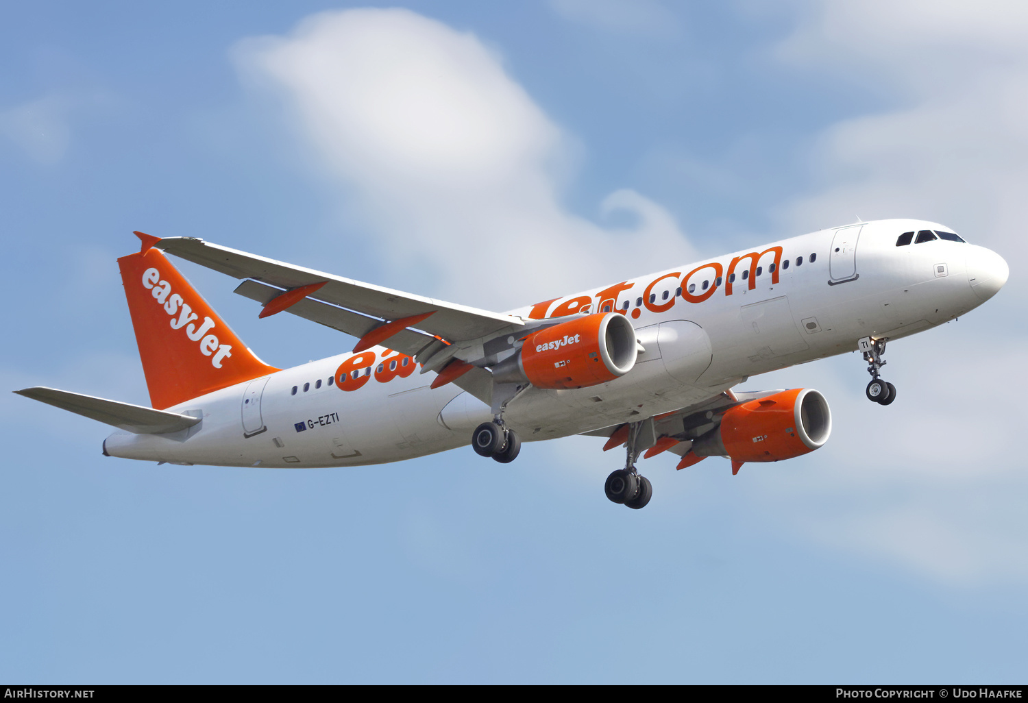 Aircraft Photo of G-EZTI | Airbus A320-214 | EasyJet | AirHistory.net #619252