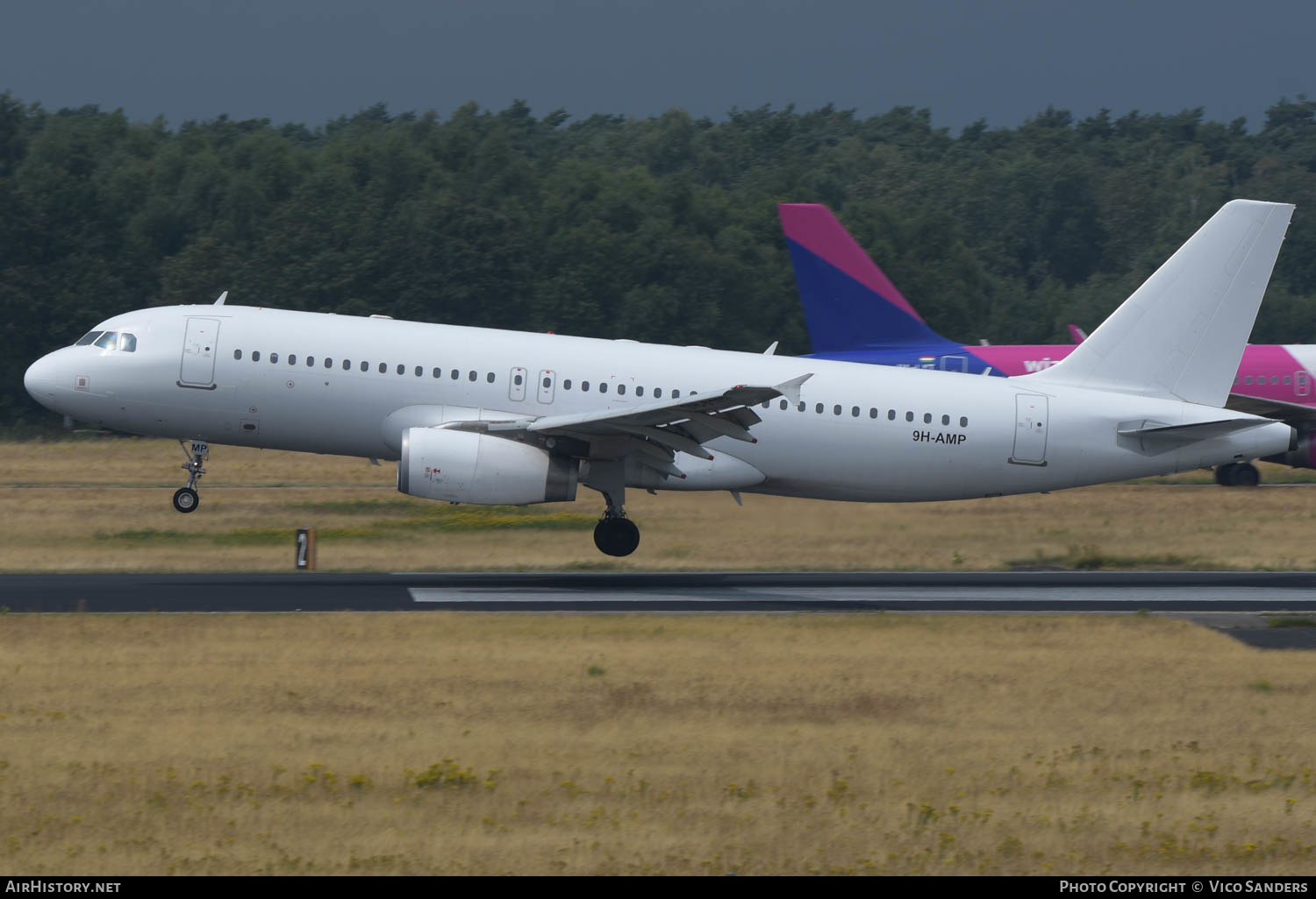 Aircraft Photo of 9H-AMP | Airbus A320-212 | AirHistory.net #619290