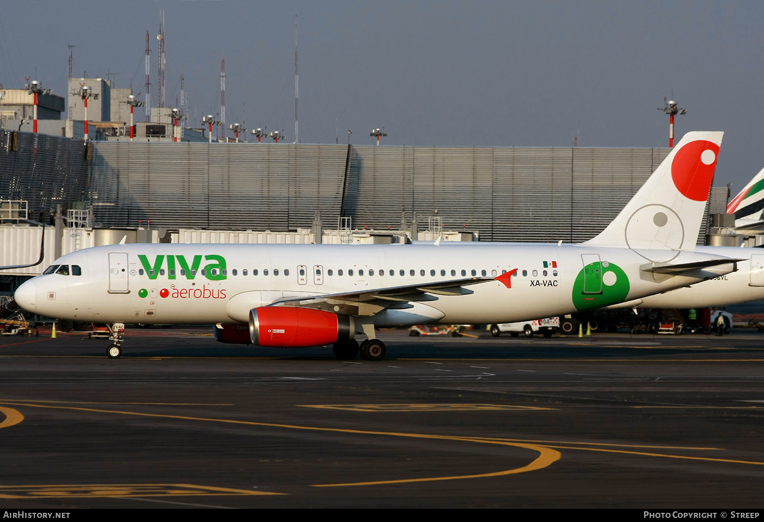 Aircraft Photo of XA-VAC | Airbus A320-232 | Viva Aerobús | AirHistory.net #619342