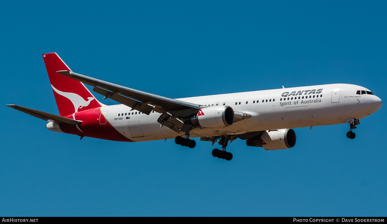 Aircraft Photo of VH-OGI | Boeing 767-338/ER | Qantas | AirHistory.net #619400