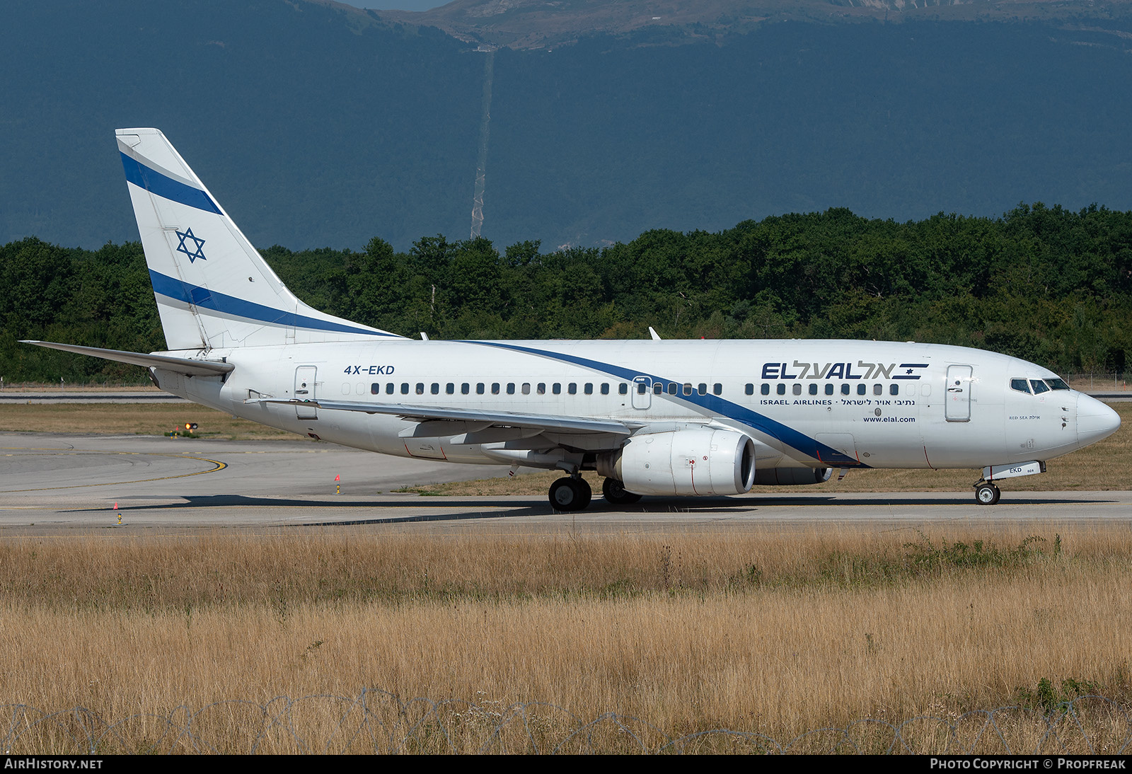 Aircraft Photo of 4X-EKD | Boeing 737-758 | El Al Israel Airlines | AirHistory.net #619483