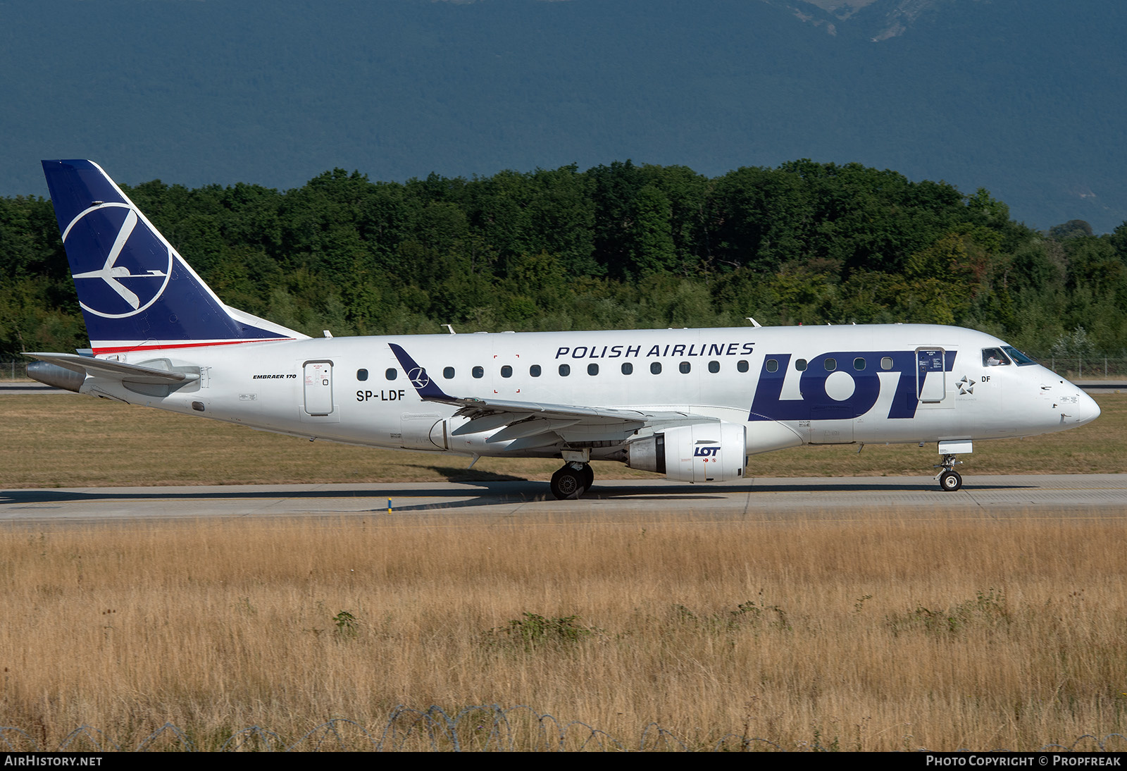 Aircraft Photo of SP-LDF | Embraer 170LR (ERJ-170-100LR) | LOT Polish Airlines - Polskie Linie Lotnicze | AirHistory.net #619492