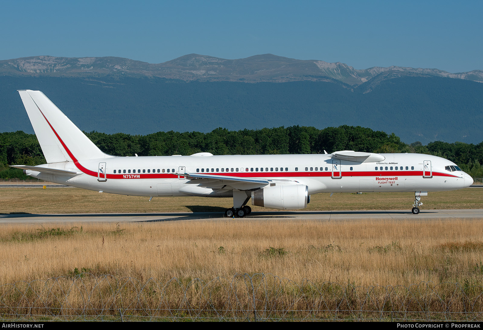 Aircraft Photo of N757HW | Boeing 757-225 | Honeywell Flight Test | AirHistory.net #619507