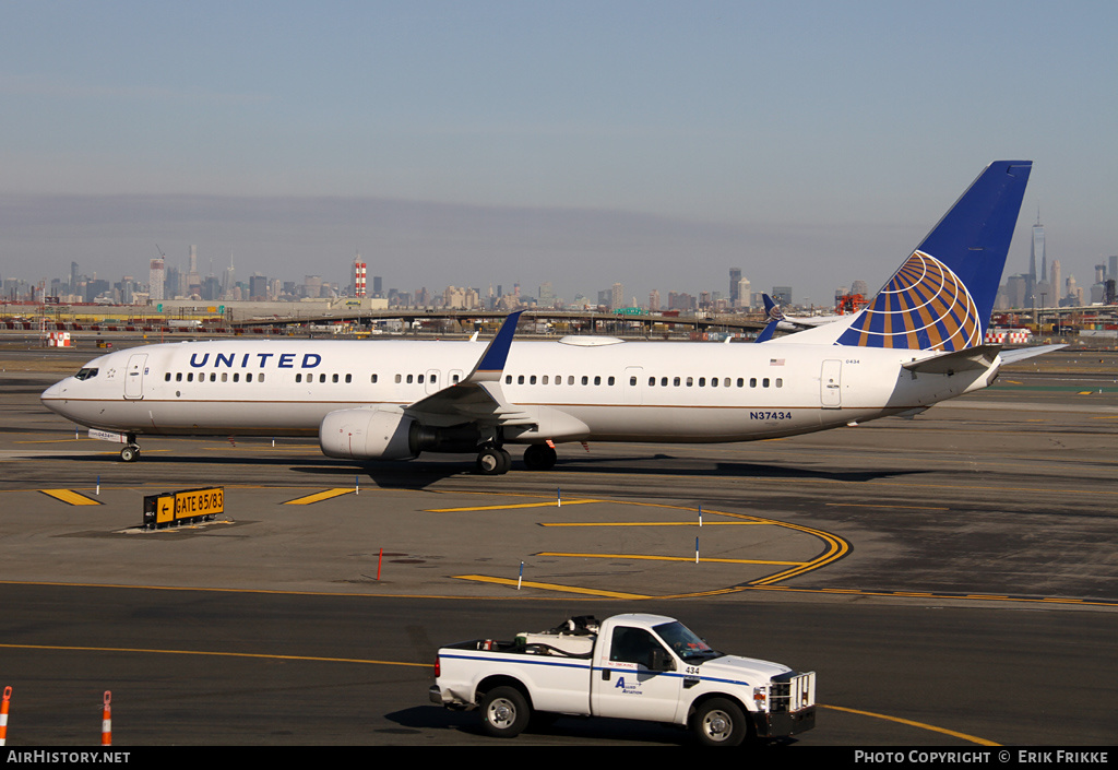 Aircraft Photo of N37434 | Boeing 737-924/ER | United Airlines | AirHistory.net #619899