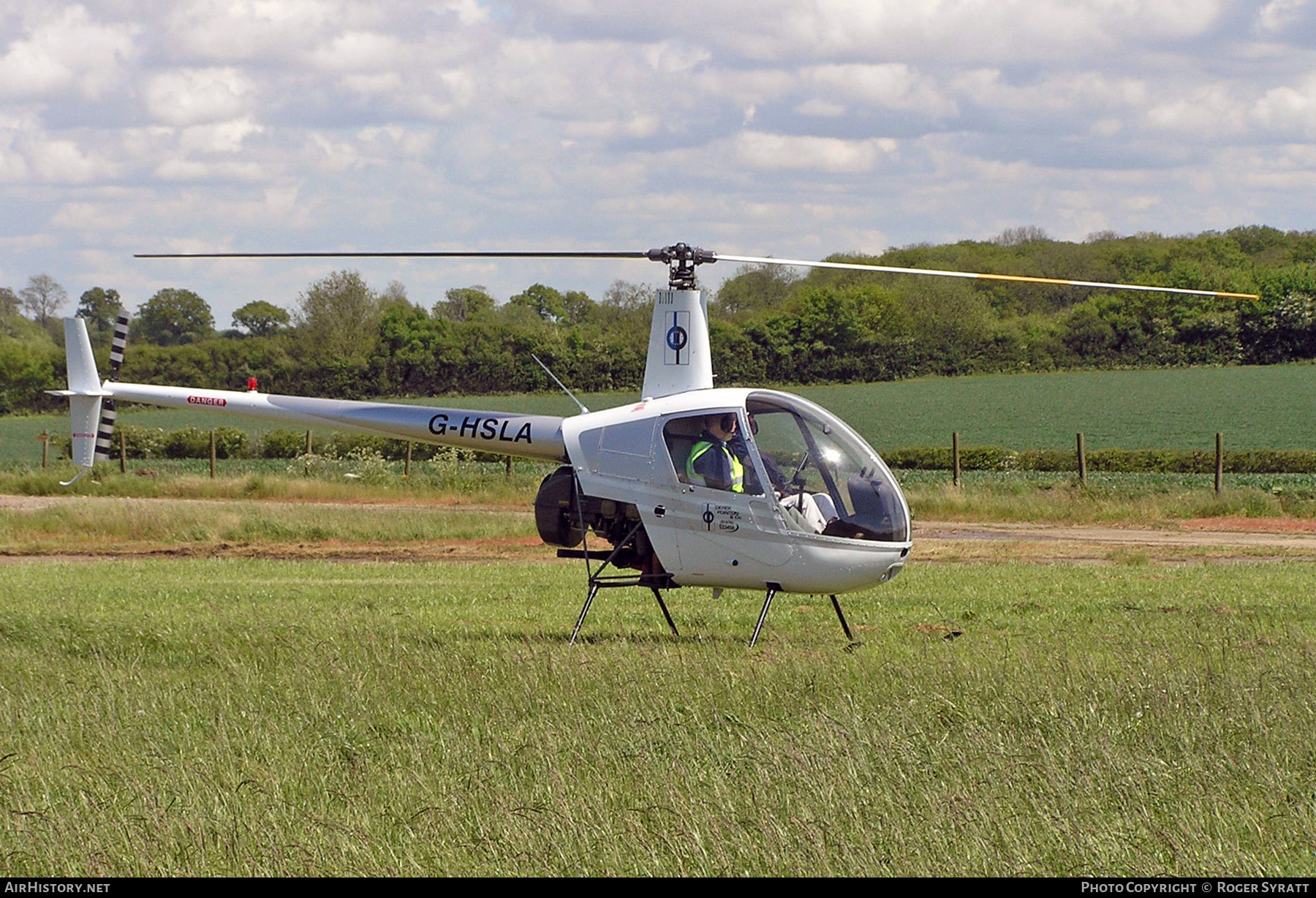 Aircraft Photo of G-HSLA | Robinson R-22 Beta | AirHistory.net #620014