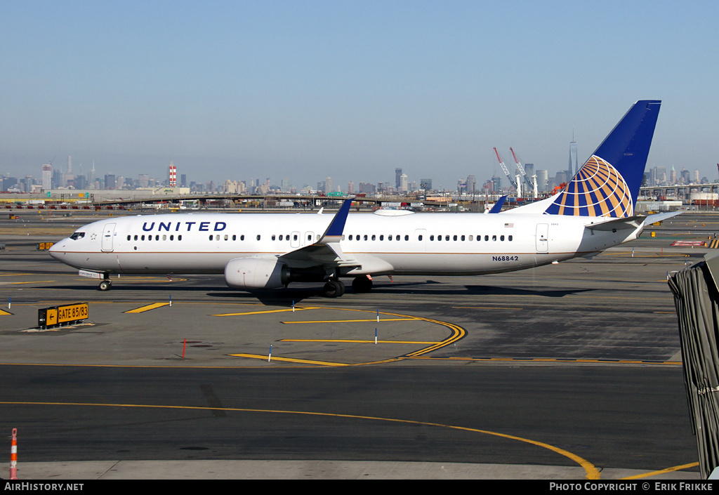 Aircraft Photo of N68842 | Boeing 737-924/ER | United Airlines | AirHistory.net #620066
