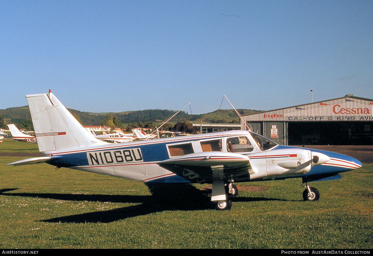 Aircraft Photo of N1068U | Piper PA-34-200 Seneca | AirHistory.net #620087