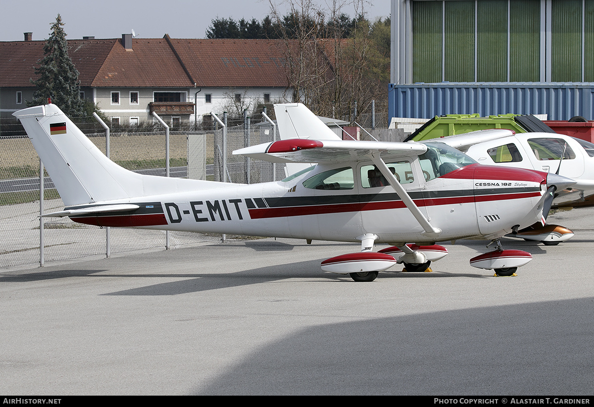 Aircraft Photo of D-EMIT | Cessna 182P Skylane | AirHistory.net #620119